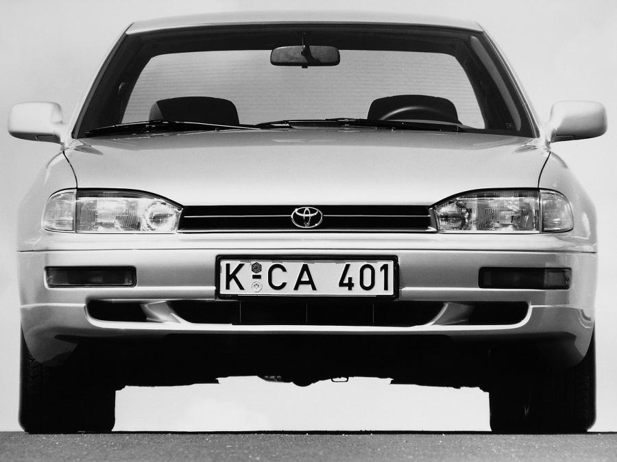  Toyota Camry 1991 года  (фото 2 из 5)